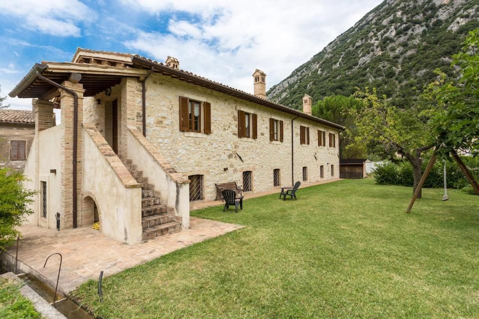 Casa Ridente Nella Valle Del Menotre Con Giardino Pale Exteriér fotografie
